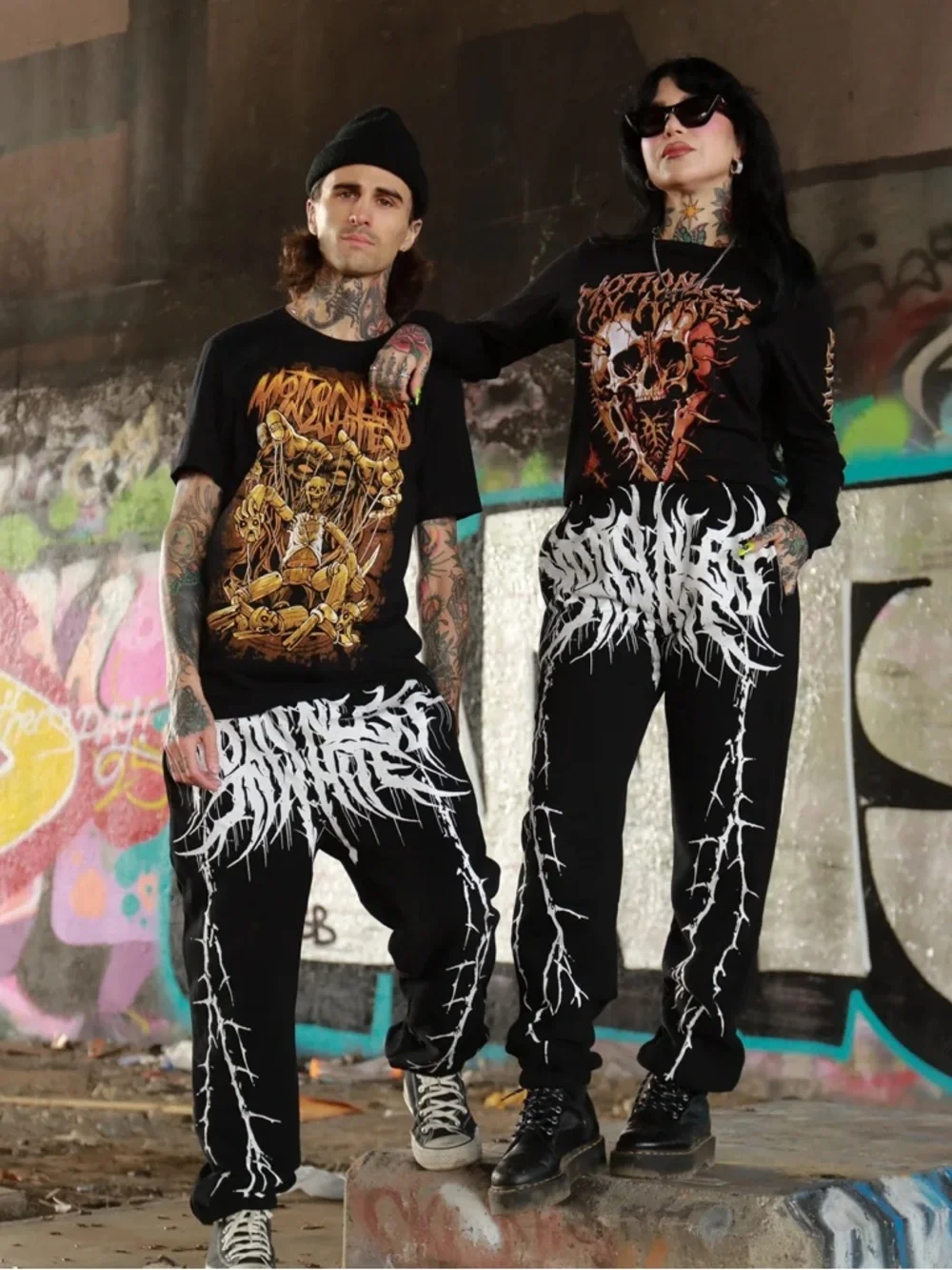 Motionless In White - Caught In The Thorns Sweatpants - Picture 1 of 8